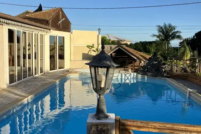 Image de Tt le 1er étg 60m2 d’1villa. Bbq, piscine, jacuzzi. Proche Bk, postes, aliment*.