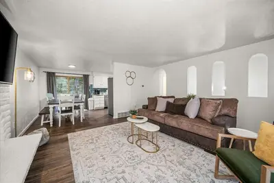 Image de Peaceful Haven I Stylish Home in North Spokane!