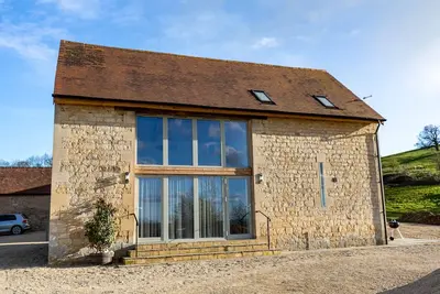 Image de English Barn Conversion at Idyllic Cotswold Farm
