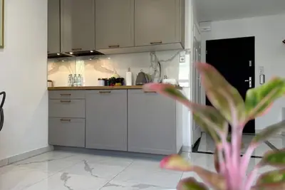 Moveen! Stylish Urban Oasis