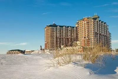 Image de 3 Bedroom Plus, Bay View, on Destin Beach. Wyndham Emerald Grande! ! !