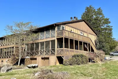 Image de 52-1 Woodson Bend Resort- Lake Cumberland Condo- lower level