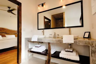 Image de Cabana 1 -Modern amenities cabin, on the banks of the Belize River