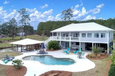 Image de Lake Blackshear Getaway! Pool, Bbq, Firepit & WiFi