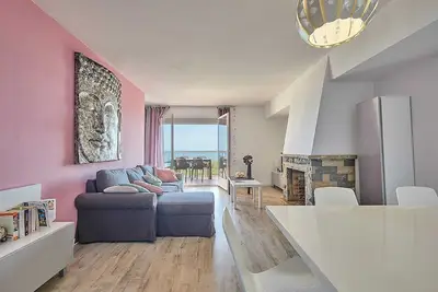 Image de La Marina : Sea-View Apartment