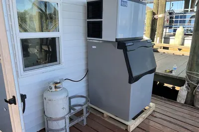 Cypress Cove Houseboat