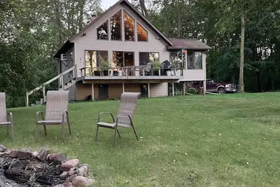 Image de Secluded cabin on 20 acres of wooded paradise includes pontoon boat