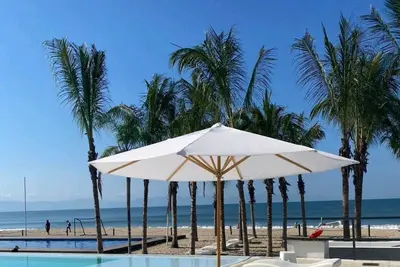 Image de Aria 414 Beautiful condominium apartment with private beach club