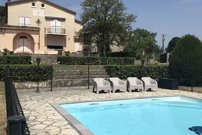 Image de Belle maison de maître sur propriété de 1 hectare et demi.