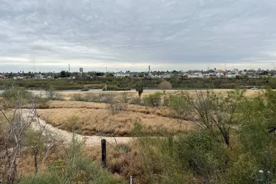 Image de Centrally located, downtown walking distance, near Mexico Border. RioGrande view