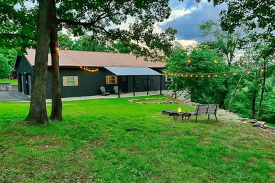 Image de Lakefront Retreat w/Views, Fire Pit & 2 Acres
