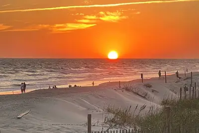 Image de Chic oceanfront cottage for cozy beach getaway