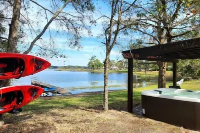 Image de Independent Clean Guest house lake/kayaks/jacuzzy
