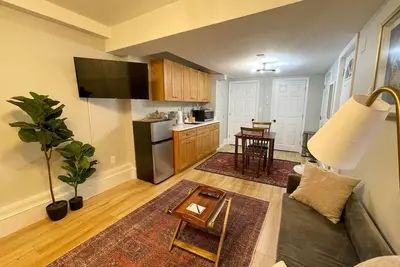 Image de Renovated Studio, near hospitals, Mbta