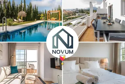 Sunlit 2 Bdrm Apt with Pool in Centro Plaza