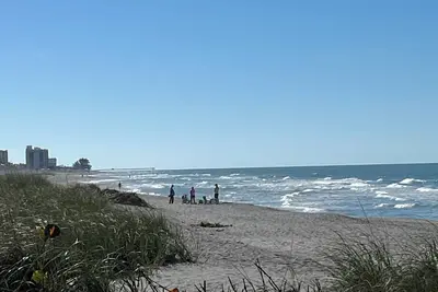 Image de Beachfront Venice Condo, Pool on the Beach, Walk to Downtown, Sunset Views