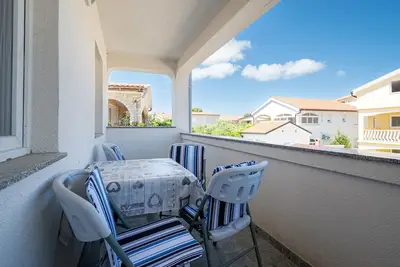 Image de Appartement de deux chambres avec la terrasse et la vue sur le mer Vir (A-21081-a)