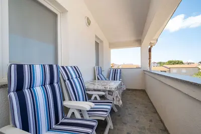 Image de Appartement d'une chambre avec la terrasse et la vue sur le mer Vir (A-21081-b)