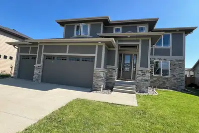 Image de Executive Rental - Newer High End 6 Br Home in Waukee, Iowa