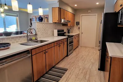 Image de Spacious Home on a Rushing Glacier Fed Creek