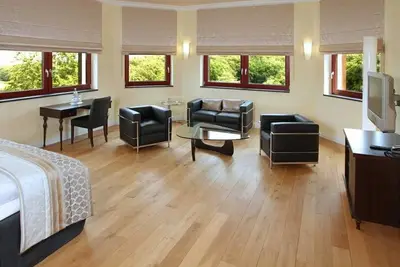 Image de Schloss Suite bis 3 Personen Ostseesuite - Schloss Ranzow - Privathotel, Wellness, Golf, Events,
