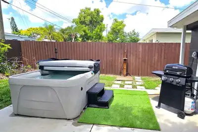 Image de Soothing Spa, Patio, Games & Grill @ Mystic Haven