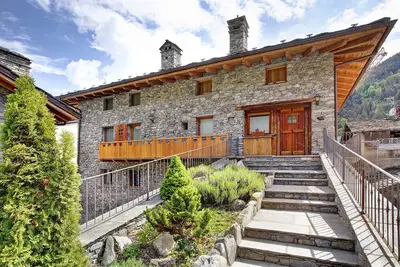 Image de Appartement \"Il Cuore Della Valdigne\" avec vue montagne, balcon et Wi-Fi