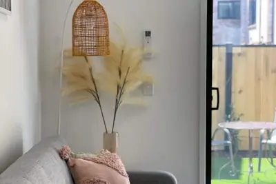 Image de Entertaining new Cbd Townhouse