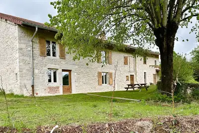 Image de Une  petite maison de campagne pour découvrir la vie d'une ferme dans le Jura