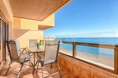 Appartement moderne 3 chambres avec cuisine équipée à Estepona