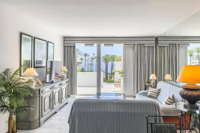 Image de Penthouse de luxe à Estepona avec piscines, tennis et proche plage