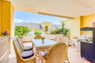 Image de Charmant appartement central avec piscine et parking à Estepona