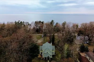 Image de Lake Michigan House with private beach access -- Oberon Cottage