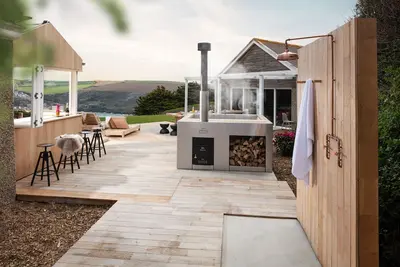 Image de Beach House - Sea Views & Hot Tub