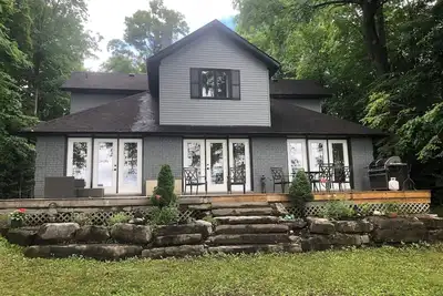 Image de Pigeon Lake Luxury close to town of Bobcaygeon