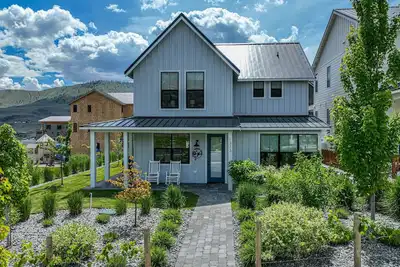 Image de Hummingbird Haven at Chelan Lookout Vacation Rentals