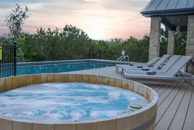 Image de Spicewood Lodge w/Pool, HotTub