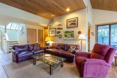 Image de Mela02 - Spacious Home, Hot Tub, Sauna, Sharc Passes, Dog Friendly