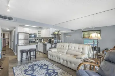 Image de Amazing One Bedroom Find! Beach View! 1 Free Beach Chair Set Up!
