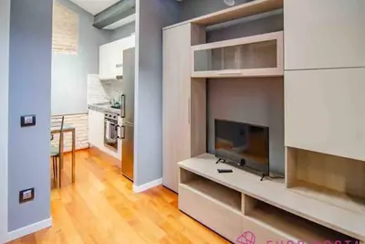 Image de Enjoy a stylish vacation in this downtown space.