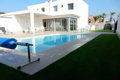 Image de Rosalia 2, modern villa with private Pool (heated), upto 8 guests, 4 bedrooms