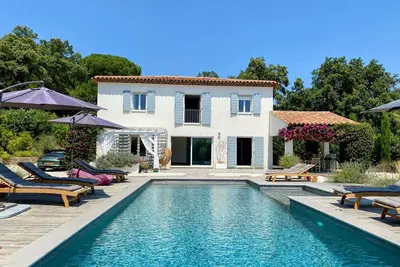 Image de Moderne Villla Oliandre met Groot Zwembad in Le Plan de la Tour