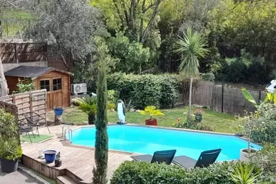 Image de Joli Mas Provençal avec piscine privée jusqu'à 6 personnes, tout confort