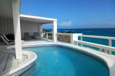 Image de Cliffside house with stunning sea view w/ private pool 10 min walk to the beach!