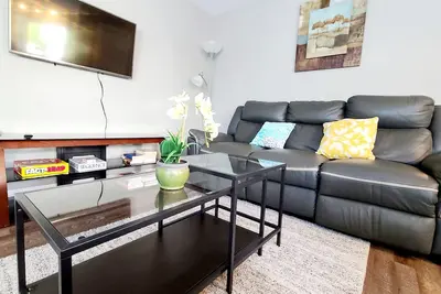 Image de 2 Bedroom Single Story Townhouse