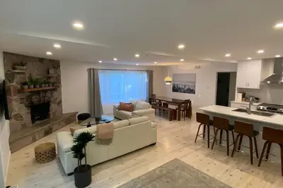 Image de Ski chalet right on ski club property!