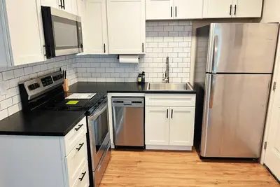 Image de Suite Escape | Downtown Retreat w\/ Free Parking