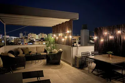 Image de Sunny penthouse by Costarentals - Ref 212