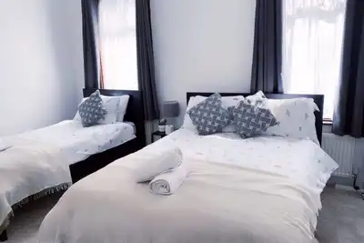 Image de The Basildon Blossom House