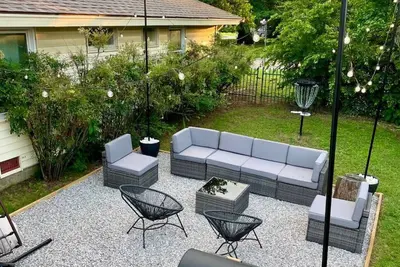 Image de King Suite | Expo | Hot Tub | Ping-Pong | Spacious